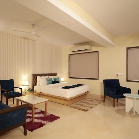 Meritas Seawind Beach Resort, Shrivardhan Exterior photo