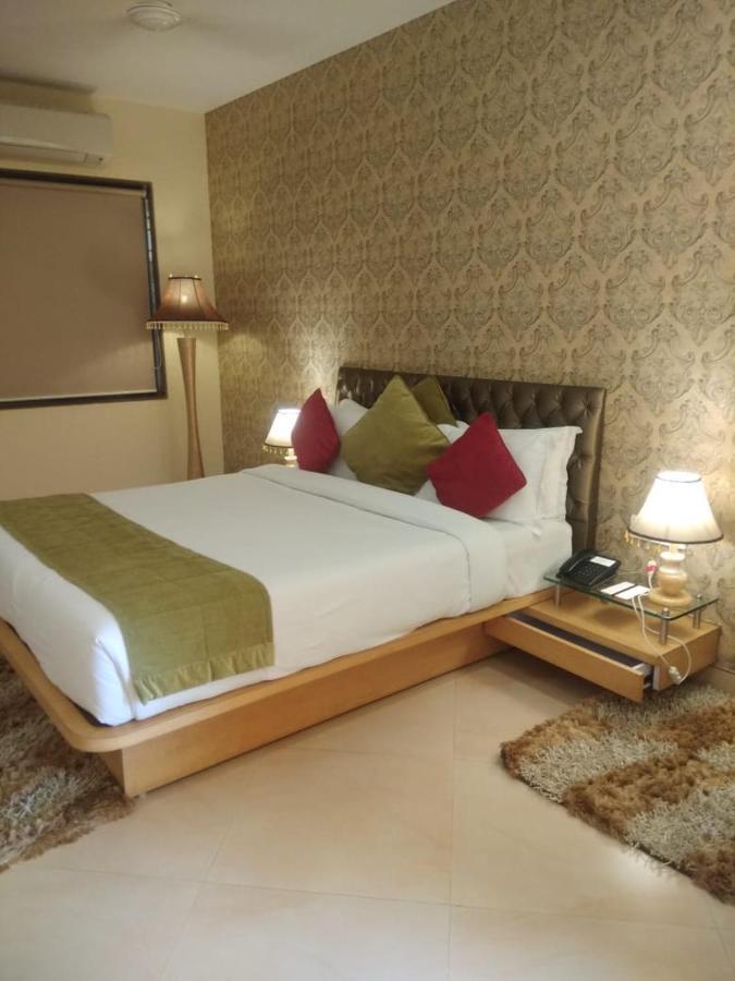 Meritas Seawind Beach Resort, Shrivardhan Exterior photo