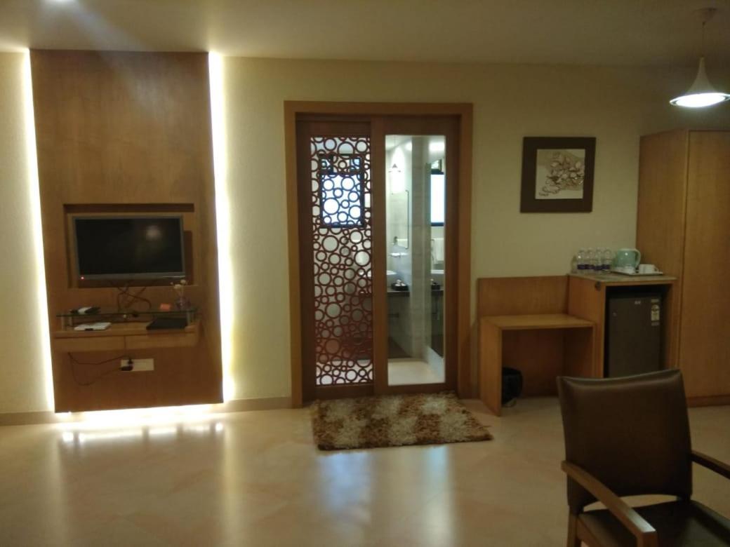 Meritas Seawind Beach Resort, Shrivardhan Exterior photo