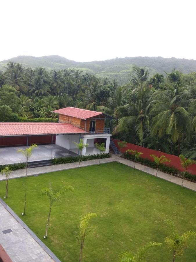 Meritas Seawind Beach Resort, Shrivardhan Exterior photo