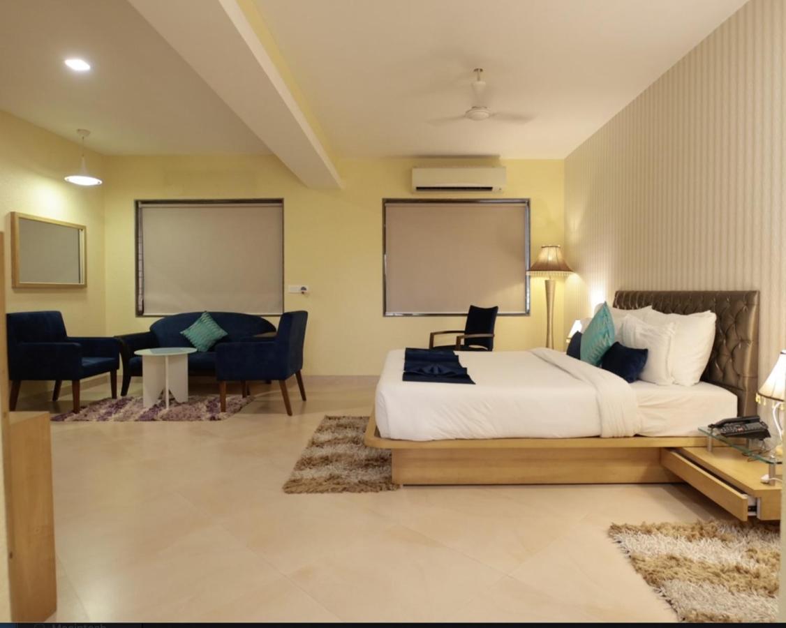 Meritas Seawind Beach Resort, Shrivardhan Exterior photo