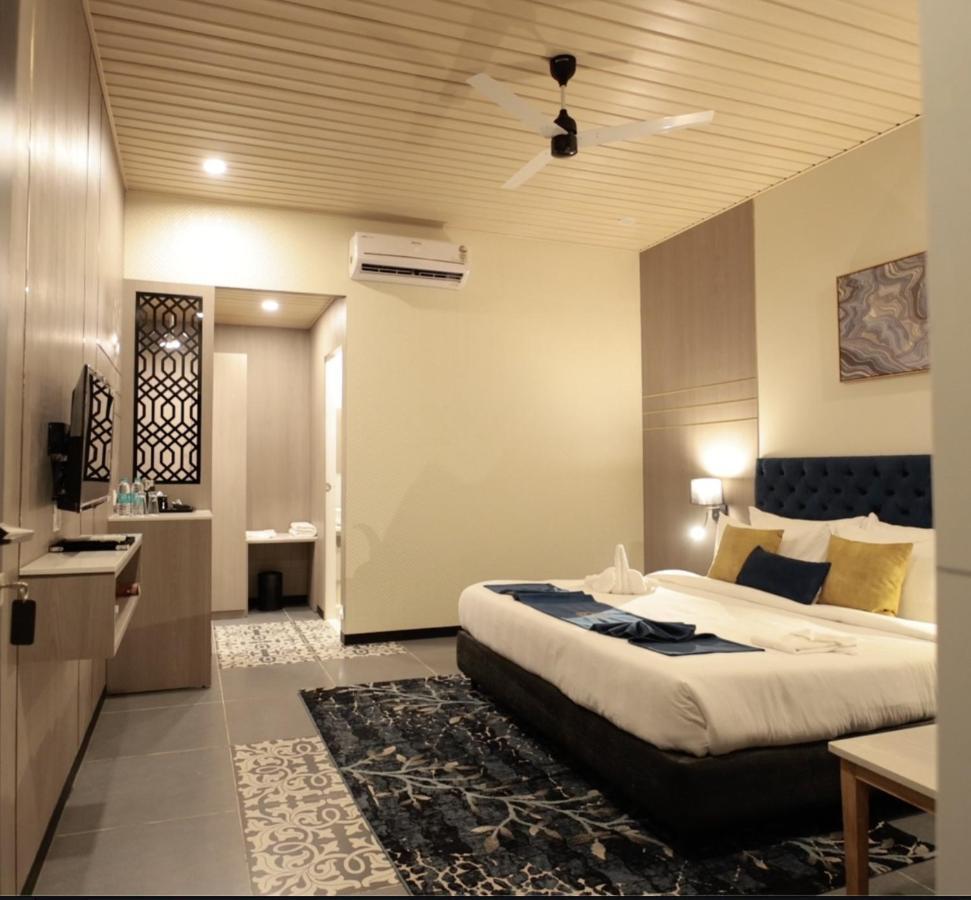 Meritas Seawind Beach Resort, Shrivardhan Exterior photo