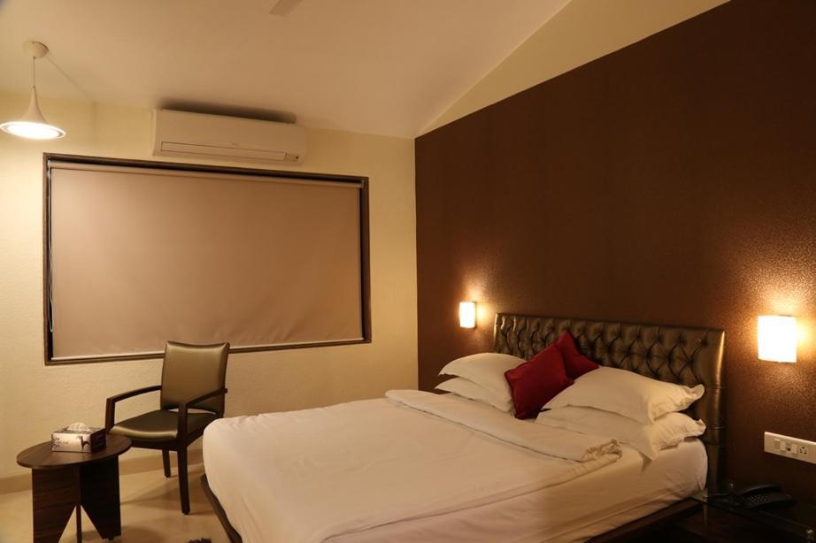 Meritas Seawind Beach Resort, Shrivardhan Exterior photo